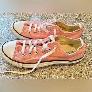 Converse Chuck Taylor women’s size 10 pink